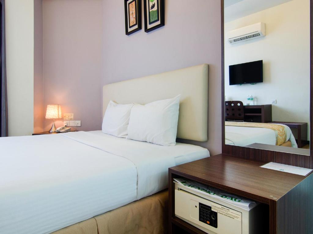 Eight Days Boutique Hotel - Mount Austin Johor Bahru Ngoại thất bức ảnh