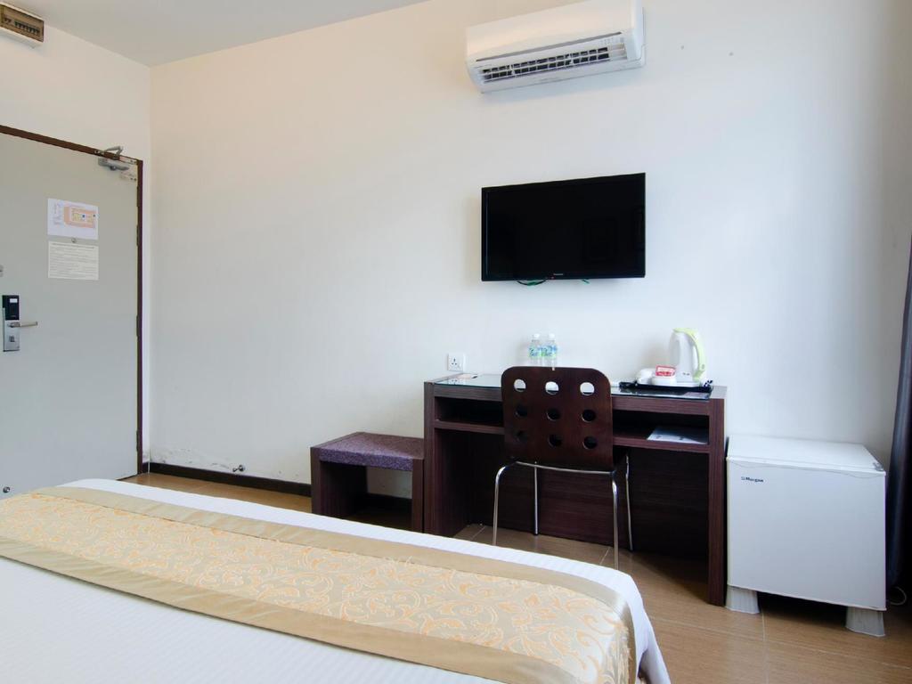 Eight Days Boutique Hotel - Mount Austin Johor Bahru Ngoại thất bức ảnh